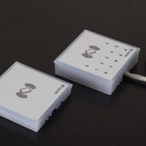 BALTECHRFID access control reader ACCESS200: Standard vs. keypad version with wallmount base part